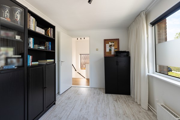 Foto - Te koop: instapklare hoekwoning met oprit en garage!